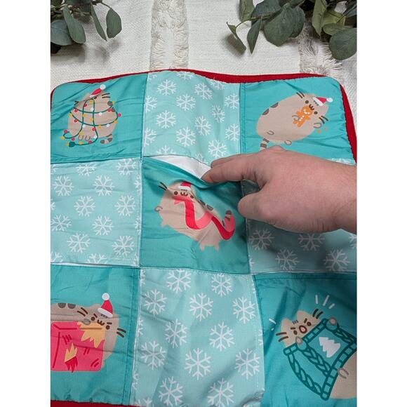 Pusheen Holiday Cat Bag and Mat - Picture 3 of 7